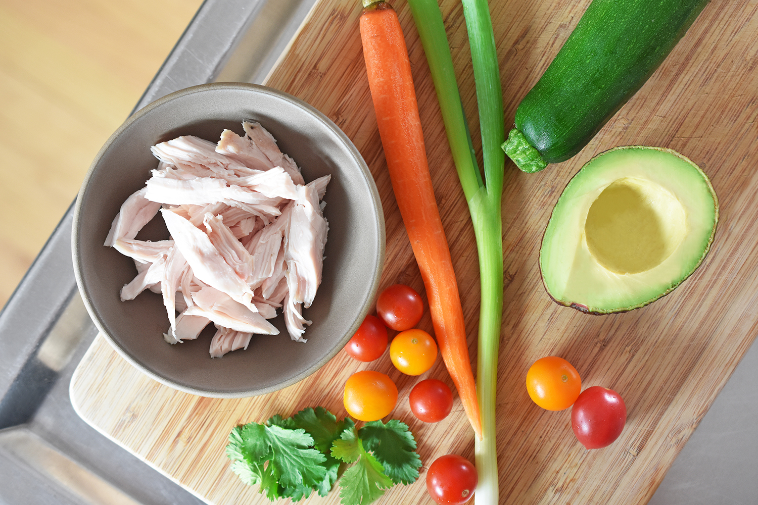 Spicy Thai Chicken Zoodle Salad by Michelle Tam http://nomnompaleo.com