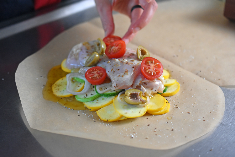 Lemon Garlic Chicken Parchment Packets by Michelle Tam http://nomnompaleo.com