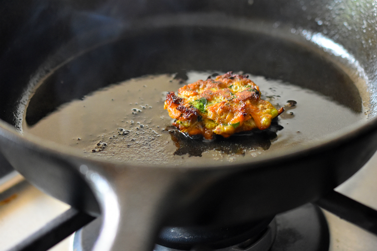 Curry Turkey Bites + Apricot-Ginger Sauce by Michelle Tam http://nomnompaleo.com