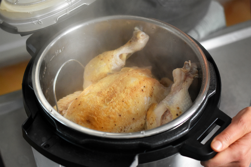 Instant Pot (Pressure Cooker) Chicken and Gravy by Michelle Tam / Nom Nom Paleo http://nomnompaleo.com